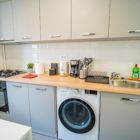 Refreshingly Chic: Newly Renovated 2Br Apartment Bukareszt Zewnętrze zdjęcie