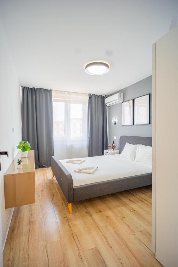 Refreshingly Chic: Newly Renovated 2Br Apartment Bukareszt Zewnętrze zdjęcie