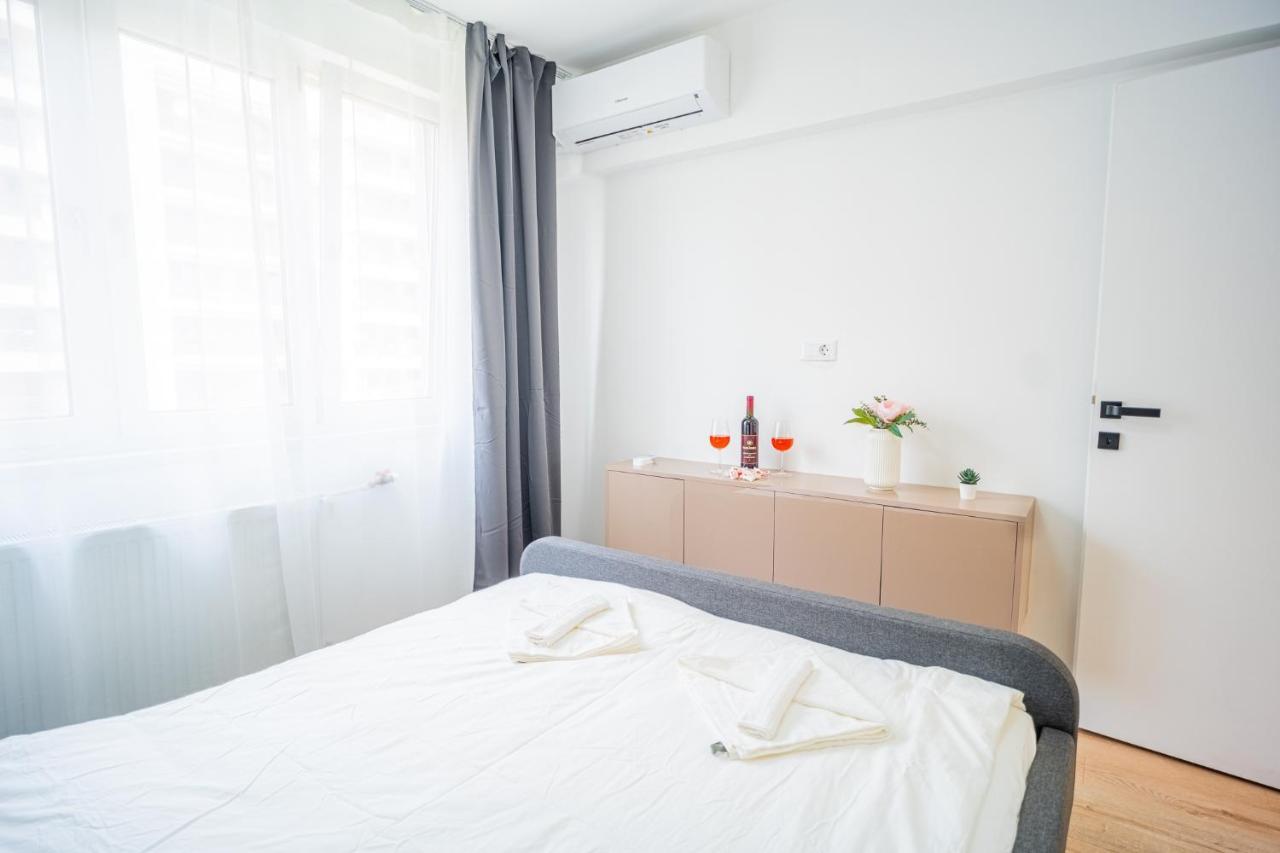 Refreshingly Chic: Newly Renovated 2Br Apartment Bukareszt Zewnętrze zdjęcie
