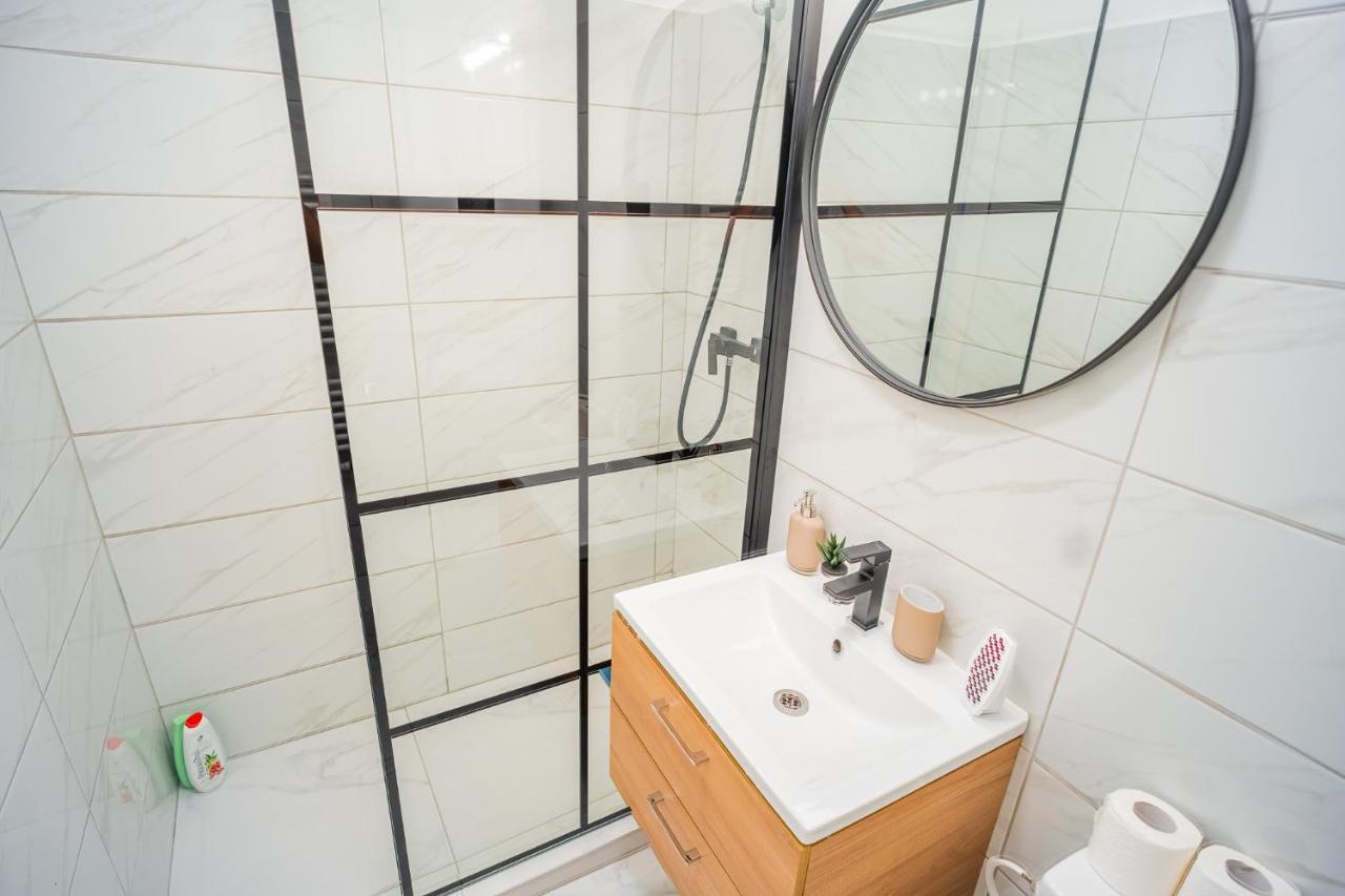 Refreshingly Chic: Newly Renovated 2Br Apartment Bukareszt Zewnętrze zdjęcie