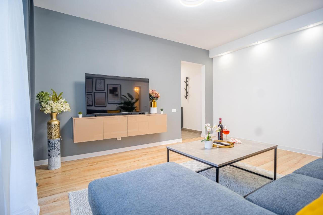 Refreshingly Chic: Newly Renovated 2Br Apartment Bukareszt Zewnętrze zdjęcie